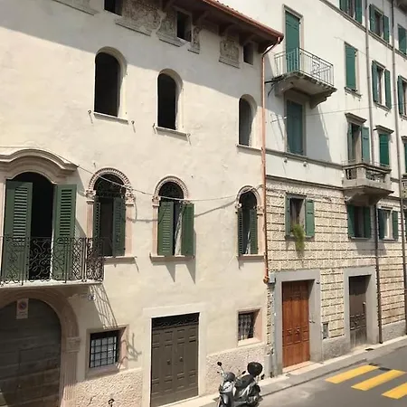 Historical Flat In The Hearth Of Appartement Verona