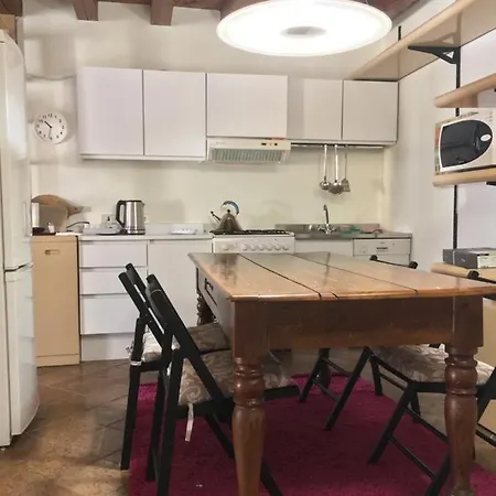 Historical Flat In The Hearth Of Appartement