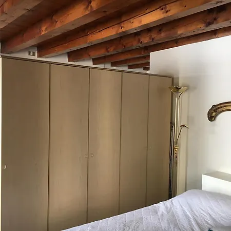 Historical Flat In The Hearth Of